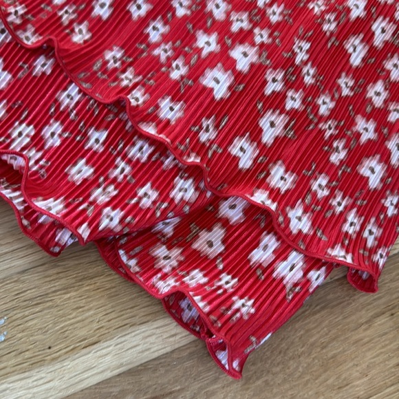 Business casual floral top - Picture 2 of 3